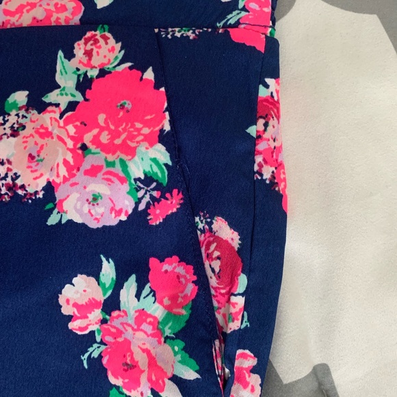 Floral Print Shorts - Picture 4 of 6